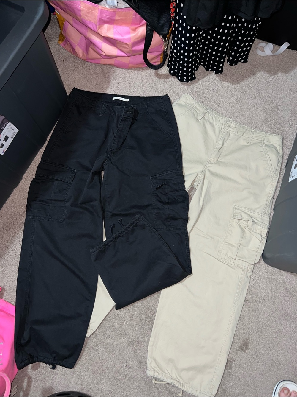 Levi’s Woman’s 94 Baggy Cargo Pants Bundle - Picture 2 of 16